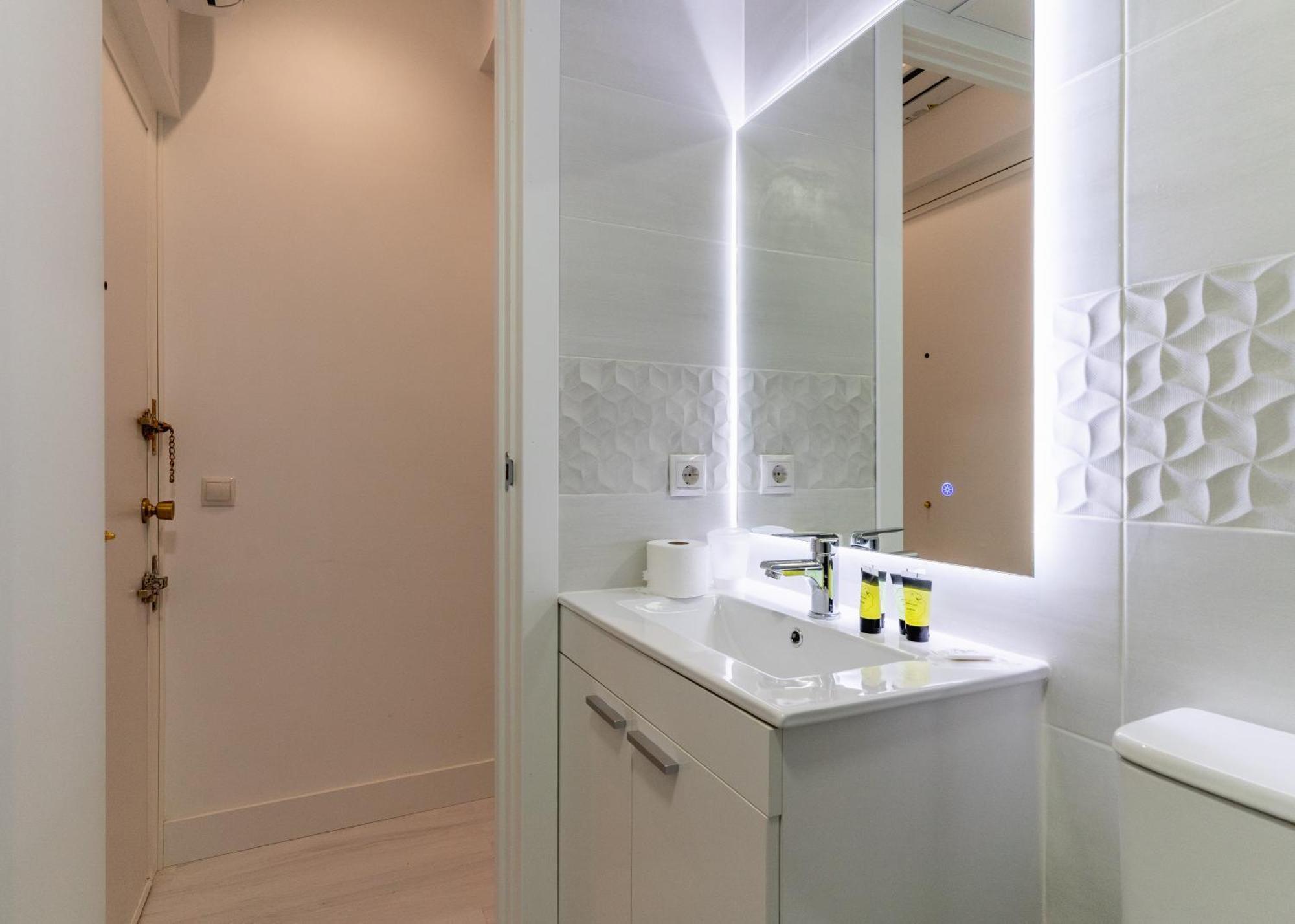 Modern Studio-1Bathroom-Chueca Madrid Exterior photo